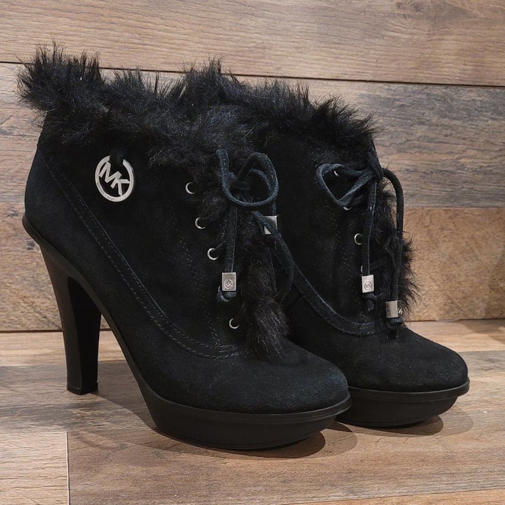 Michael Kors Black Faux Fur Trimmed Lace Up Booties with Heel sz 7 EUC